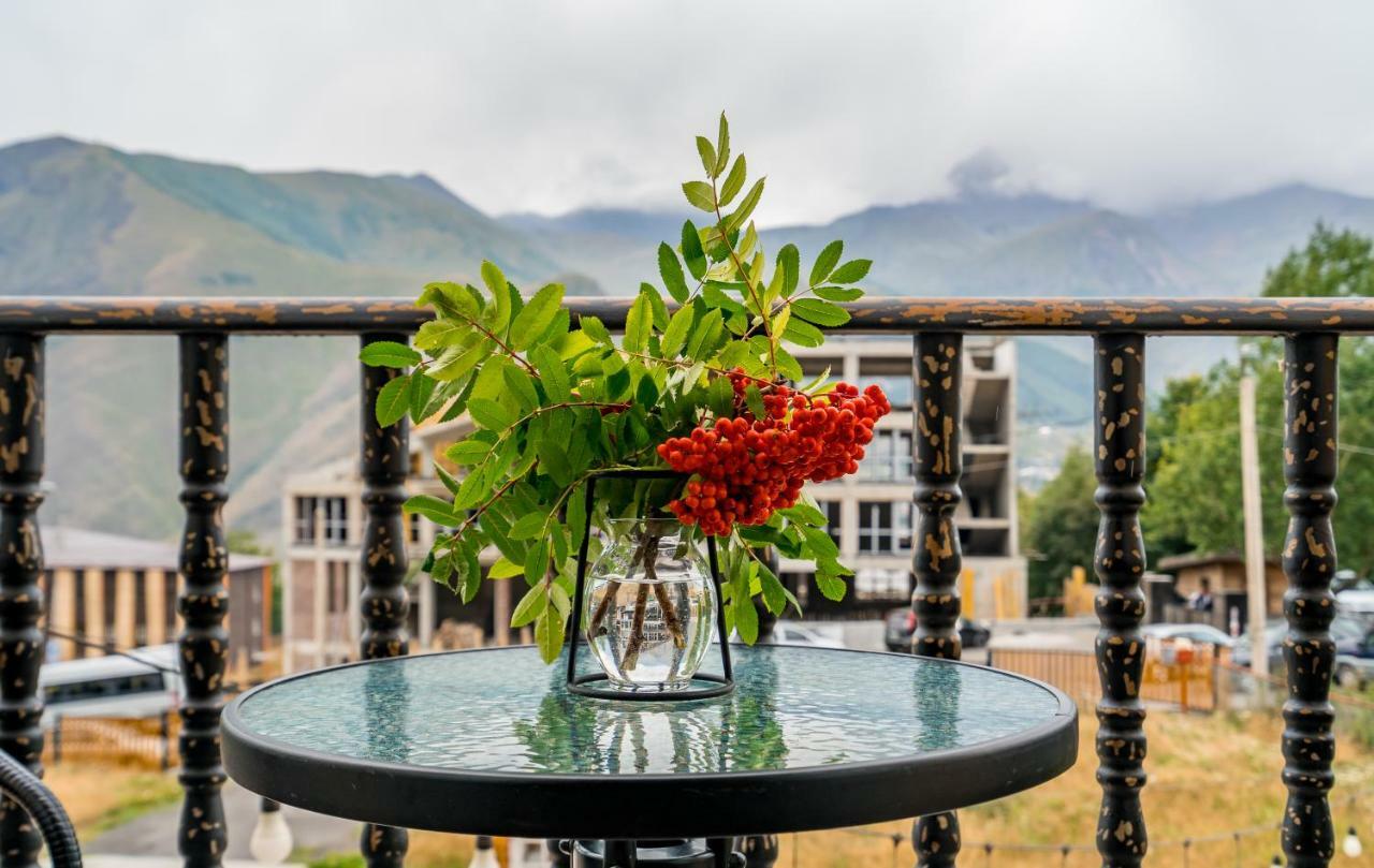 Отель Гостевой дом OISHE Terrace Казбеги Экстерьер фото